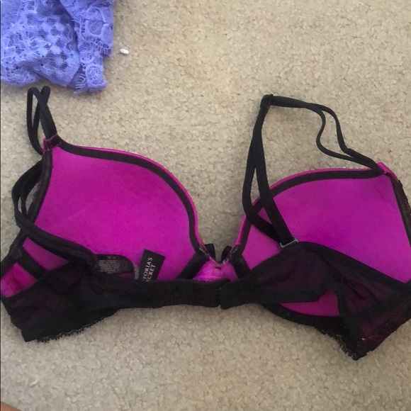 Victoria’s Secret bra! Like new - Picture 2 of 3